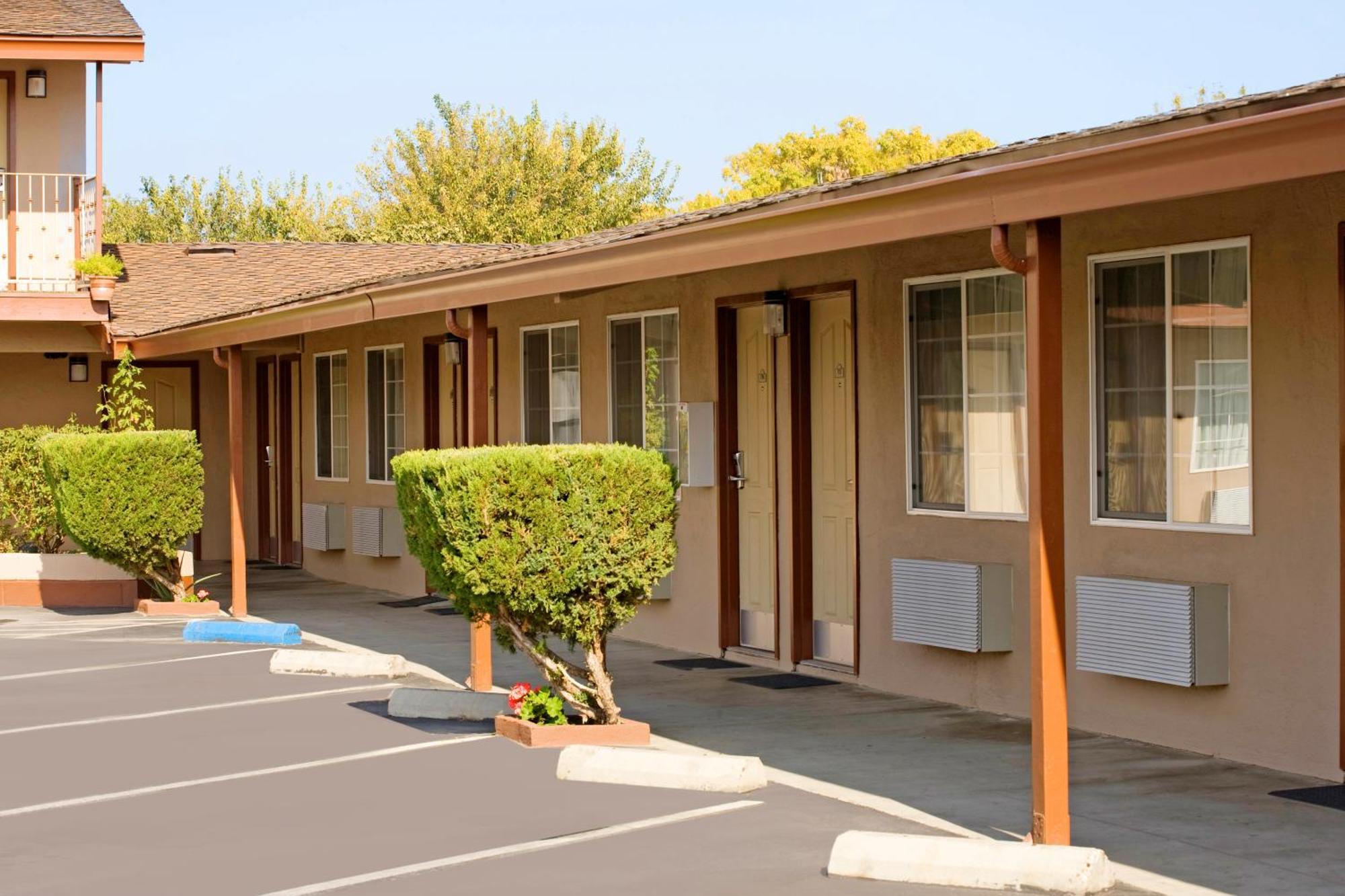 Americas Best Value Inn Los Banos Exterior foto